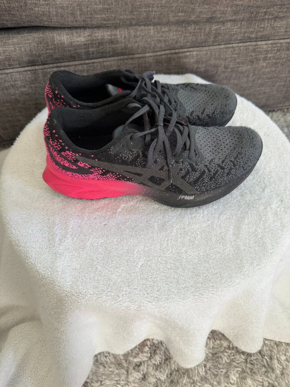 ASICS Women’s Dynablast Running Shoes – Size 9 – Great Condition